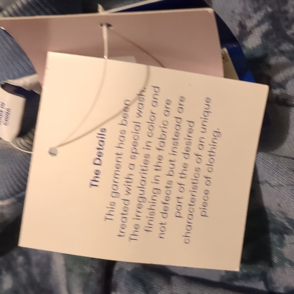 Women's NWT Joy Lab Relaxed Fit Sweatshirt - Picture 13 of 16